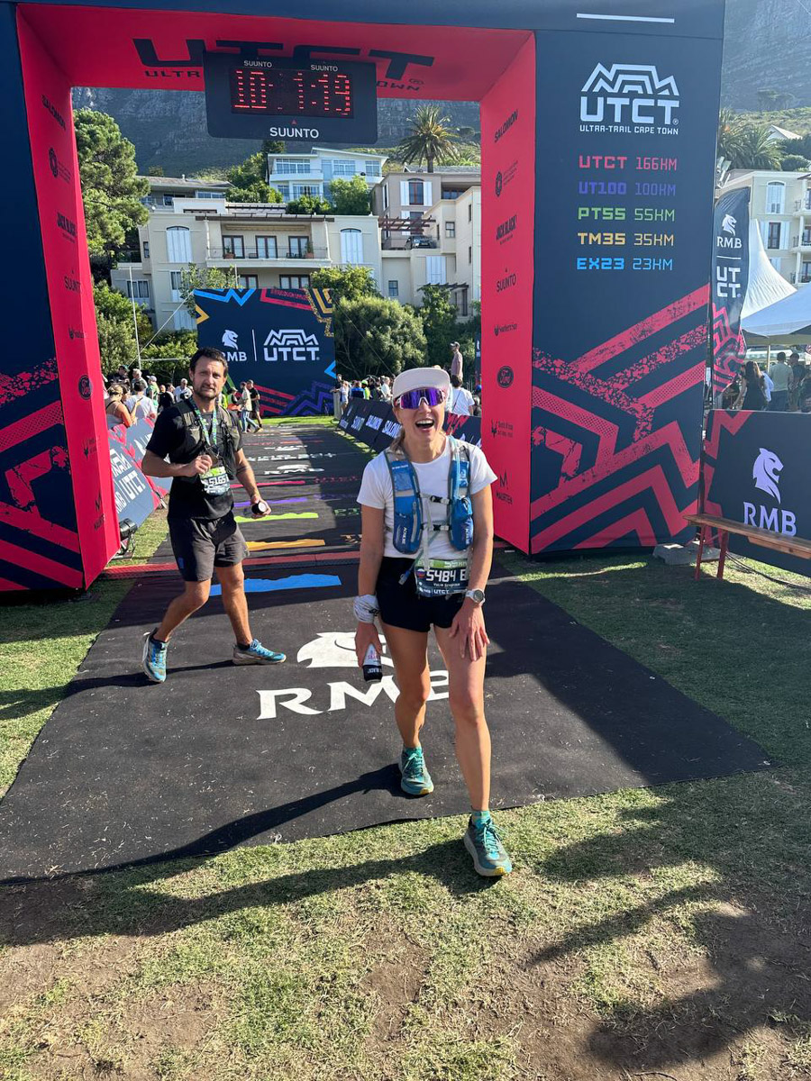 Юлия Щукина часто совмещает свой отпуск с забегами. Вот и на отдыхе в ЮАР владимирский маркетолог не удержалась от участия в трейле. О гонке по горам, живописных африканских локациях, встрече с китами и неожиданными обитателями жарких земель — пингвинами она поведала «Ключ-Медиа».