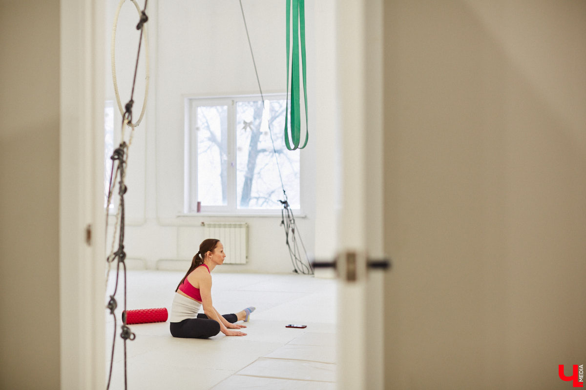 Ольга Тутынина 13 лет отработала в самом знаменитом развлекательном шоу планеты — Cirque du Soleil. Она успела объехать с цирком десятки стран, а сейчас тренирует детей в родном городе. О том, как выступала в легендарном проекте и почему решила вернуться домой, воздушная гимнастка рассказала нам в интервью.