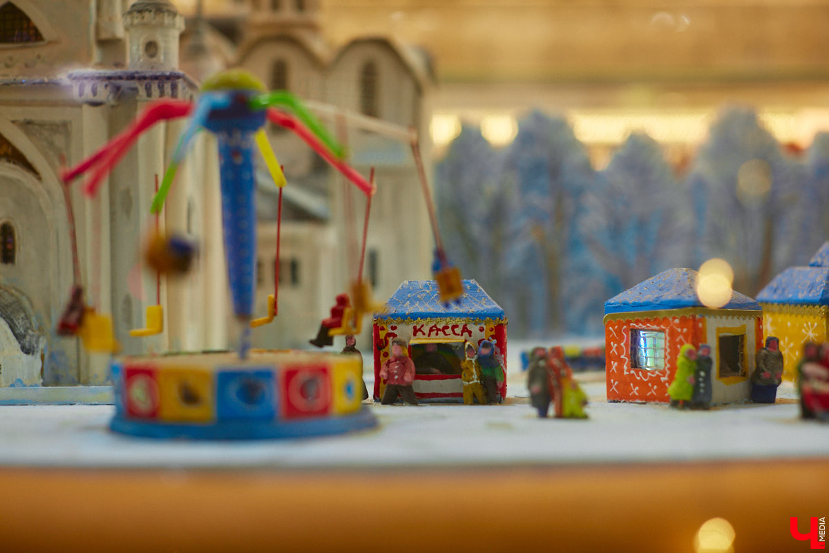 Список авторских арт-объектов Владимира регулярно пополняет скульптор Александр Калустов. Его работы хорошо нам знакомы: несколько стали неотъемлемой частью центра города. Мимо льва, пчелы, мухи и других имиджевых героев «Ключ-Медиа» прогулялся вместе с их создателем.