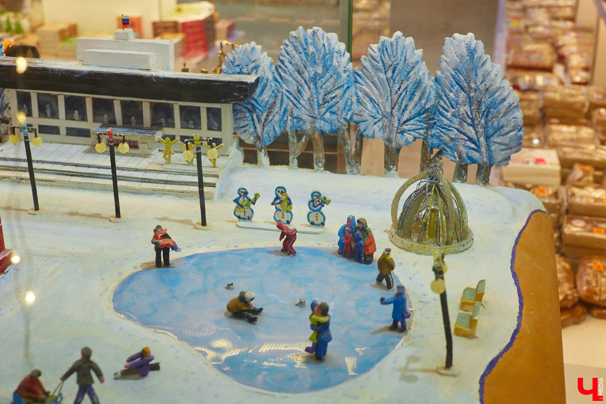 Список авторских арт-объектов Владимира регулярно пополняет скульптор Александр Калустов. Его работы хорошо нам знакомы: несколько стали неотъемлемой частью центра города. Мимо льва, пчелы, мухи и других имиджевых героев «Ключ-Медиа» прогулялся вместе с их создателем.