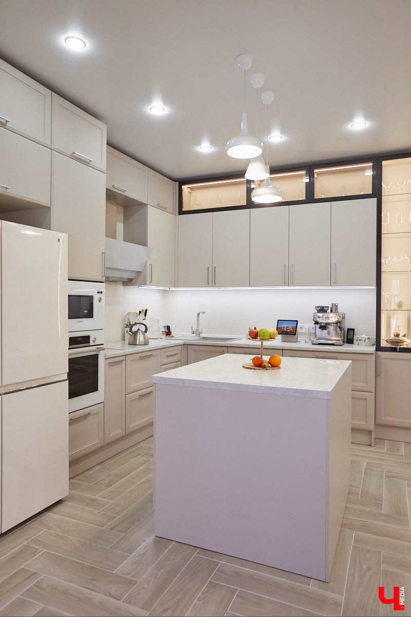 Елена Капп совсем недавно справила новоселье, поселившись с семьей в двухэтажном коттедже в поселке Садовом. И хотя последние штрихи в цельной картине утонченного интерьера еще не нанесены, она пригласила «Ключ-Медиа» в гости, чтобы поделиться лайфхаками планировки жилого помещения и другими полезными идеями.