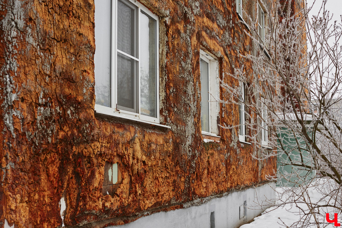 Панельки являются важной частью бытовой романтики и болью урбанистов. Они не вписываются в современную городскую среду, а некоторые своим мрачным видом серьезно портят внешний облик города. Три особенно «презентабельных» дома мы обнаружили на улице Юбилейной. Как их можно преобразить, подсказала владимирский архитектор.