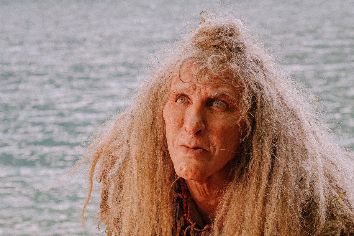 Хорошая новость для поклонников киновселенной последнего богатыря: по фильму сняли сериал с хорошо знакомыми сказочными персонажами. Впрочем, новых тоже прибавилось. Например, мифическую пиявицу сыграла владимирская актриса Софья Лобанова. Подробностями съемочного процесса, в том числе работе с Еленой Яковлевой, она поделилась с «Ключ-Медиа».