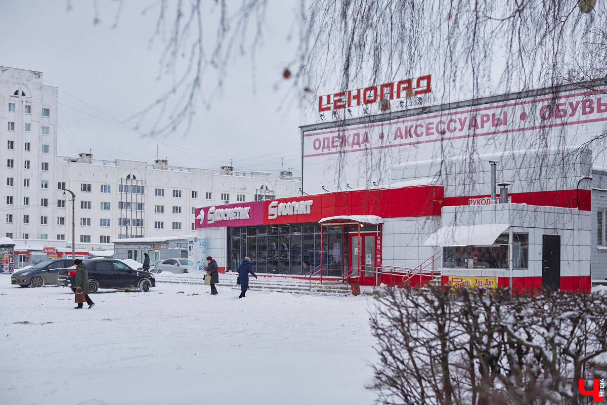 Один из семи владимирских скверов ждет преображение. Какой именно — зависит от жителей. Однако голосование начнется чуть позже. Ну а пока власти собирают предложения по доработке проектов, «Ключ-Медиа» поговорил о грядущих метаморфозах с неравнодушной к внешнему виду города жительницей областного центра.