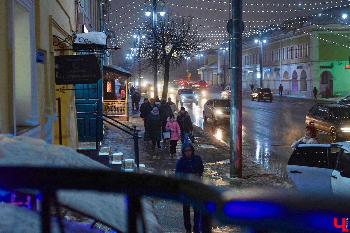 Веселые погодные качели, кажется, забыли выключить. Как и предупреждало нас Главное управление МЧС по Владимирской области, вчера регион все-таки накрыли ледяные дожди. И это после сильнейшего снегопада, ставшего следствием циклона «Ольга». Рассказываем, каких взлетов и падений ждать в ближайшие дни.