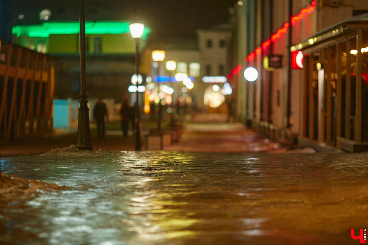 Веселые погодные качели, кажется, забыли выключить. Как и предупреждало нас Главное управление МЧС по Владимирской области, вчера регион все-таки накрыли ледяные дожди. И это после сильнейшего снегопада, ставшего следствием циклона «Ольга». Рассказываем, каких взлетов и падений ждать в ближайшие дни.