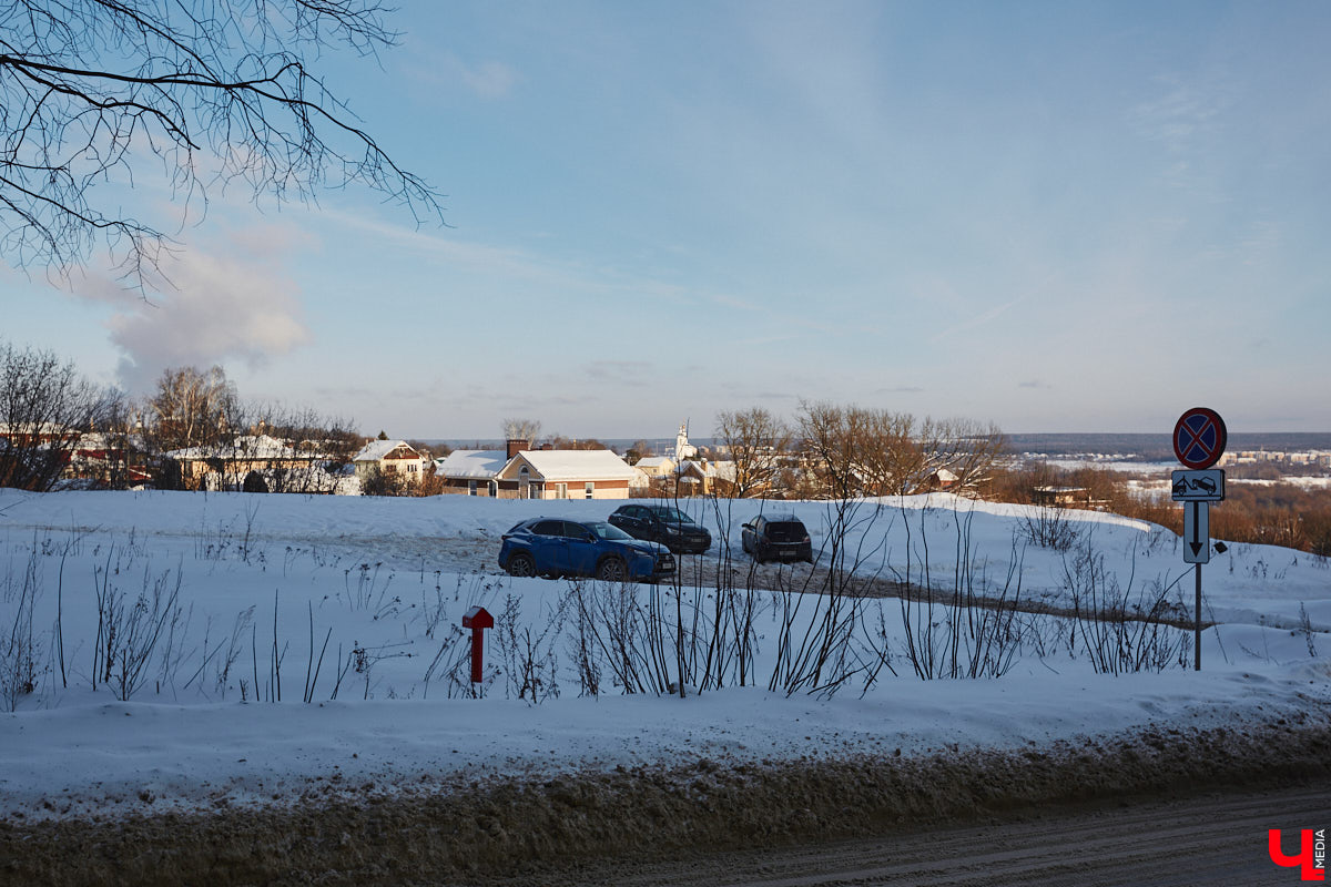 К семи возможным объектам для благоустройства в 2025 году добавили еще три варианта. Причем куда более интересных. Так, в центре Владимира может появиться новая локация для отдыха и точка притяжения для туристов с шикарным видом на Клязьму.