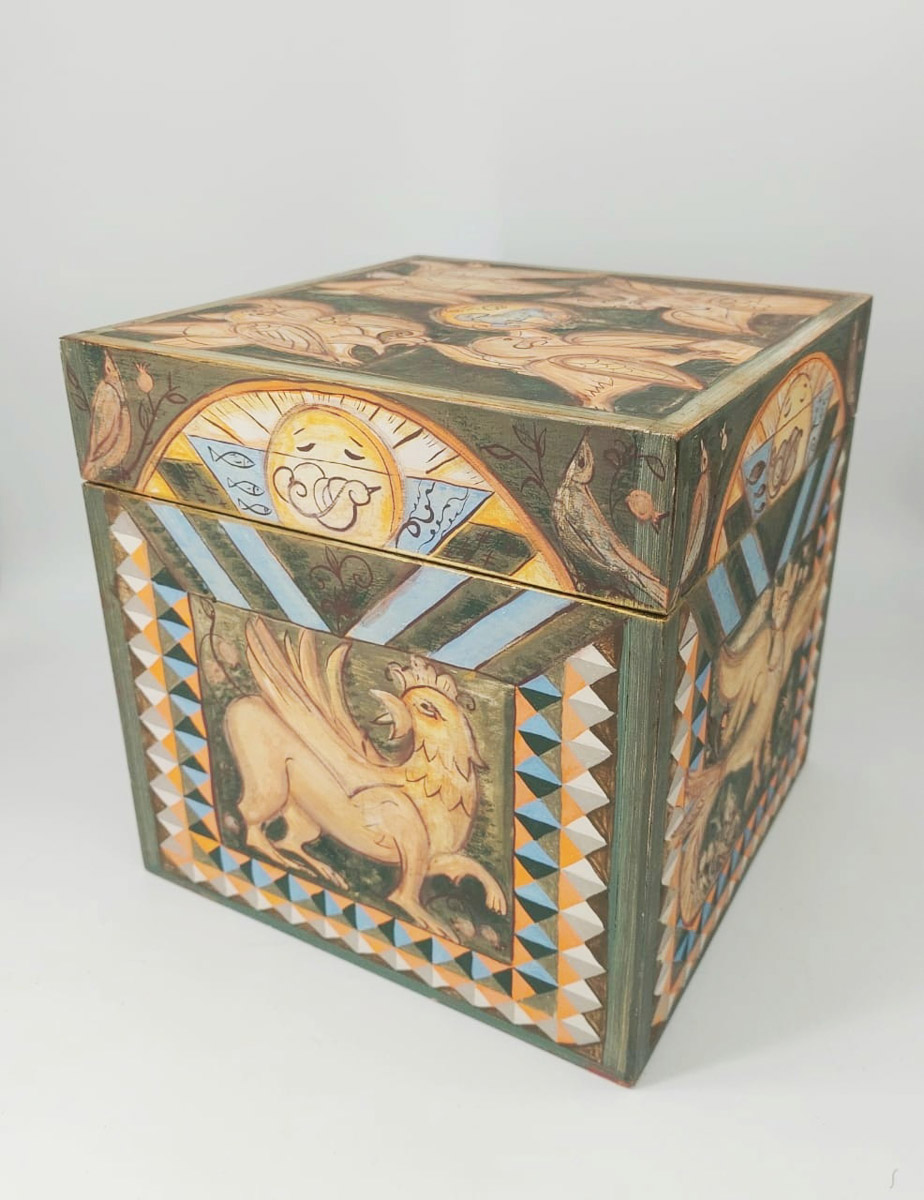 Владимиро-Суздальский музей-заповедник назвал победителей открытого конкурса на создание уникальных сувениров к 1000-летию Суздаля. Свои заявки прислали около 70 мастеров со всей России, но выиграть удалось лишь четверым. Давайте же познакомимся с ними, а также их работами.