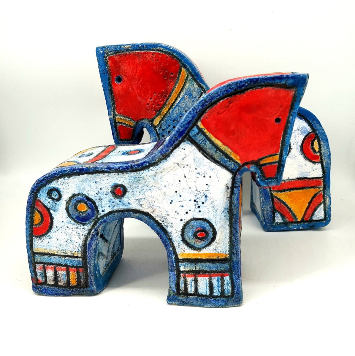 Владимиро-Суздальский музей-заповедник назвал победителей открытого конкурса на создание уникальных сувениров к 1000-летию Суздаля. Свои заявки прислали около 70 мастеров со всей России, но выиграть удалось лишь четверым. Давайте же познакомимся с ними, а также их работами.