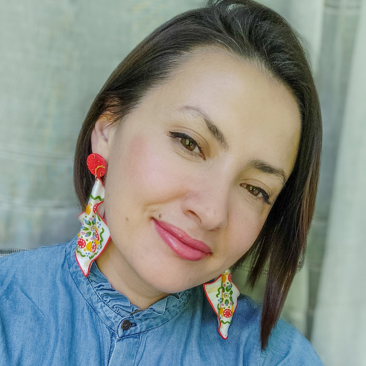 Владимиро-Суздальский музей-заповедник назвал победителей открытого конкурса на создание уникальных сувениров к 1000-летию Суздаля. Свои заявки прислали около 70 мастеров со всей России, но выиграть удалось лишь четверым. Давайте же познакомимся с ними, а также их работами.