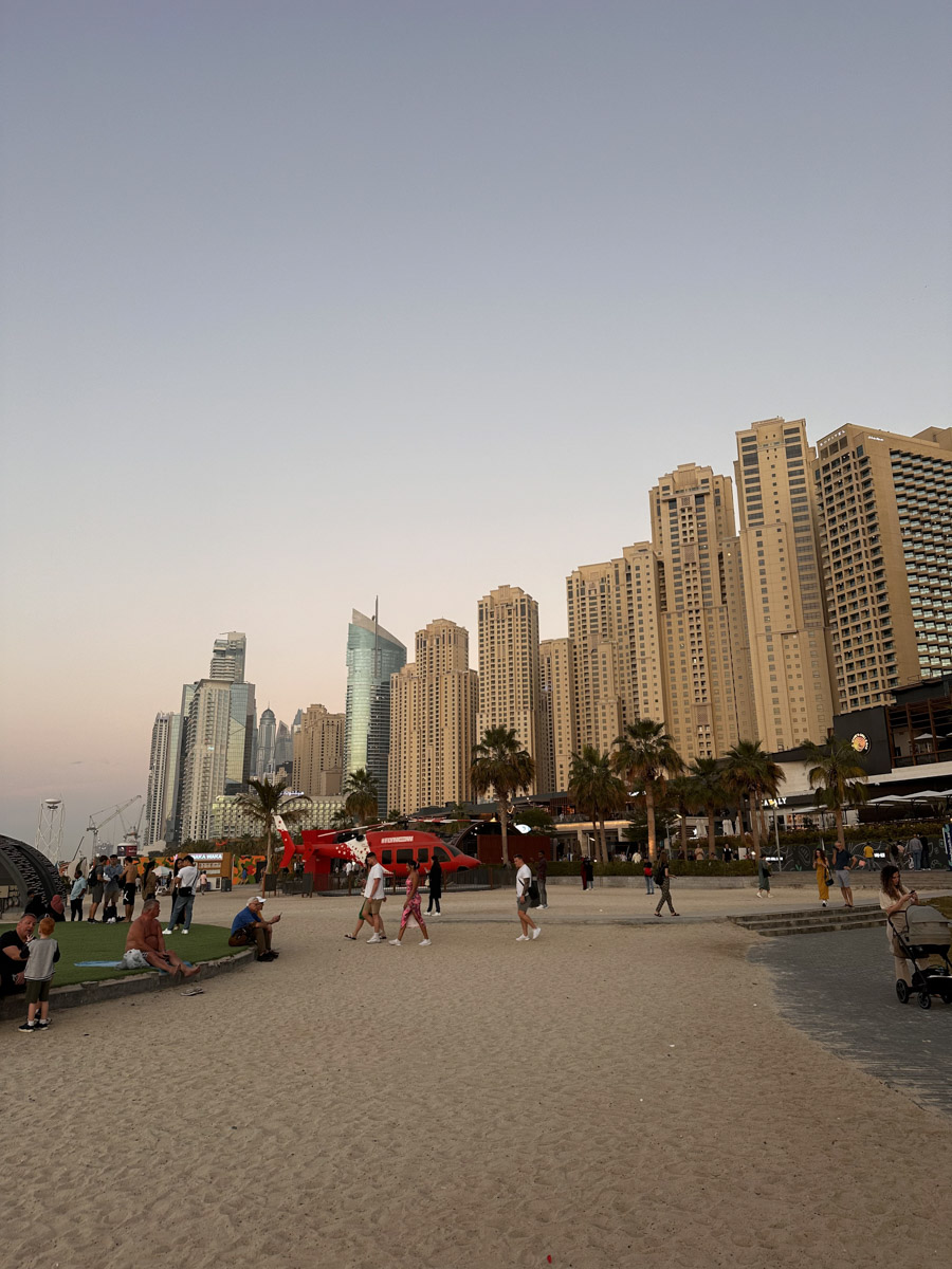 Этой зимой Карина Васильева побывала в одном из крупнейших городов ОАЭ. Чем она там занималась, с кем общалась и какие открытия впечатлили ее больше всего, владимирская ведущая поведала «Ключ-Медиа» в традиционной рубрике «Везде свои».