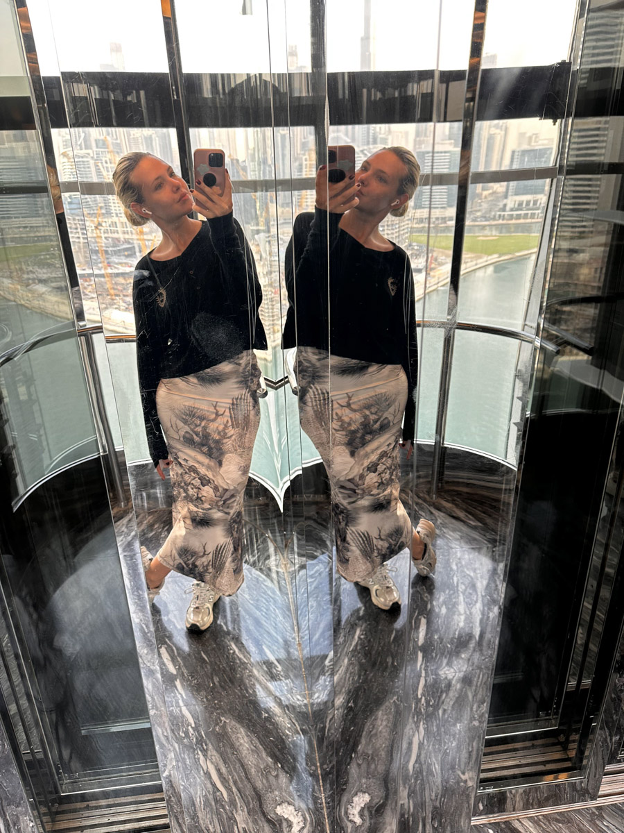 Этой зимой Карина Васильева побывала в одном из крупнейших городов ОАЭ. Чем она там занималась, с кем общалась и какие открытия впечатлили ее больше всего, владимирская ведущая поведала «Ключ-Медиа» в традиционной рубрике «Везде свои».