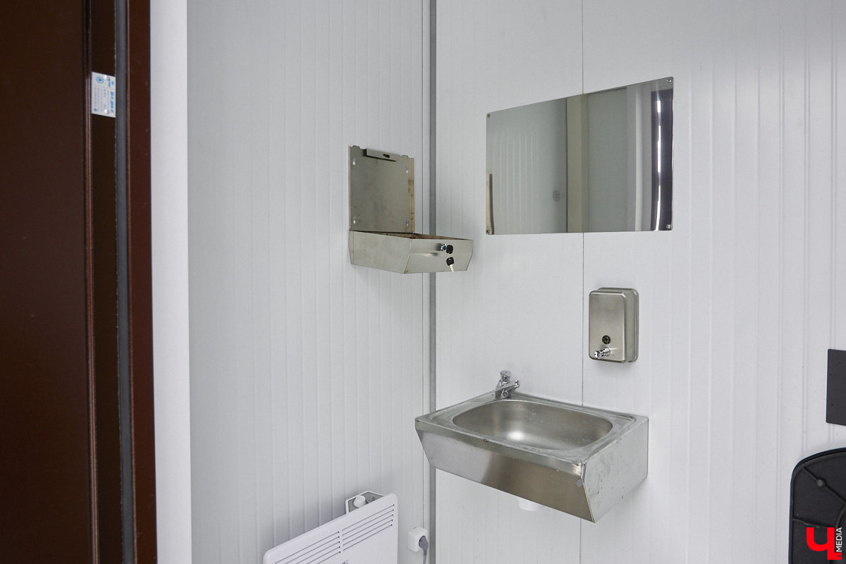 Актуальная новость для тех, кто любит посещать Суздаль: в городе установили бесплатные модульные туалеты. Но если за них платить не придется, то за парковку автомобиля будьте добры достать кошелек. Также он пригодится всем владельцам электромобилей.