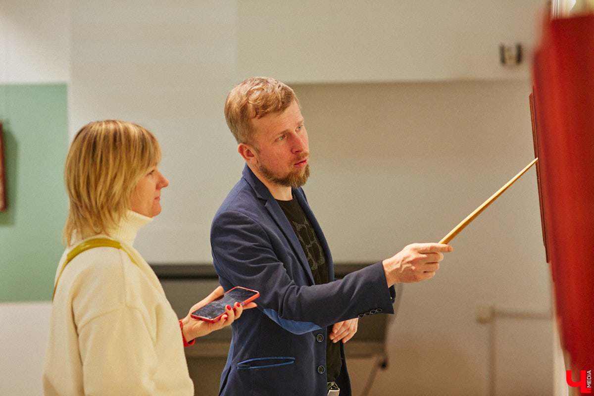 Руслан Жуков собрал коллекцию членистоногих. Одних только бабочек у него несколько тысяч, также он добавил к ним жуков, кузнечиков и даже тараканов. Всего за стеклом хранится четыре тысячи экземпляров, больше половины из них представлено на персональной выставке владимирского биолога в Музее природы.