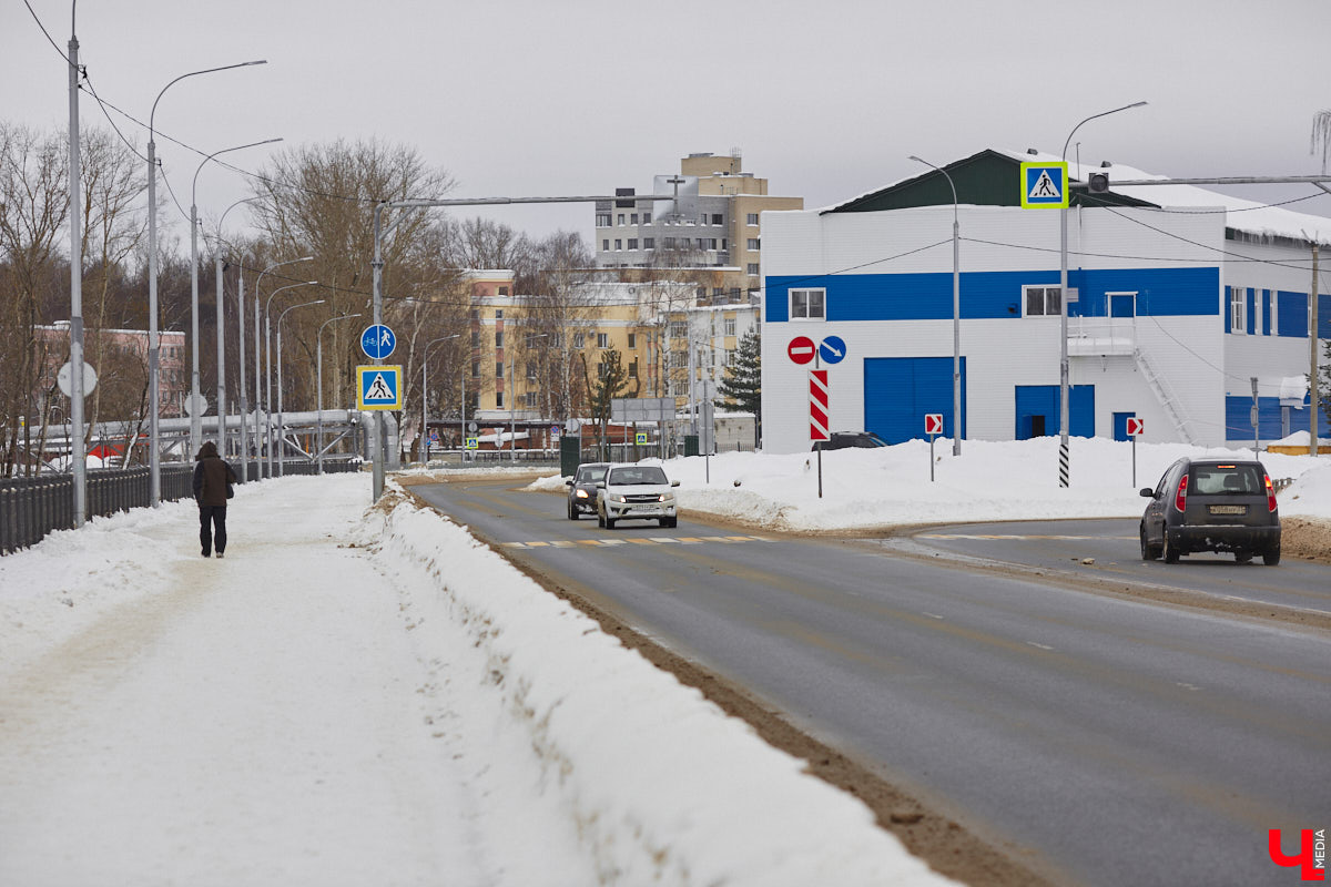 Первые итоги эксплуатации Рпенского проезда весьма позитивные: он разгрузил улицу Добросельскую примерно на треть. Но транспорта на нем может быть еще больше, если город решит вопрос примыкания к магистрали. Сейчас автомобили упираются в узкое горлышко на улице Юбилейной. К слову, есть шанс, что ее расширят.