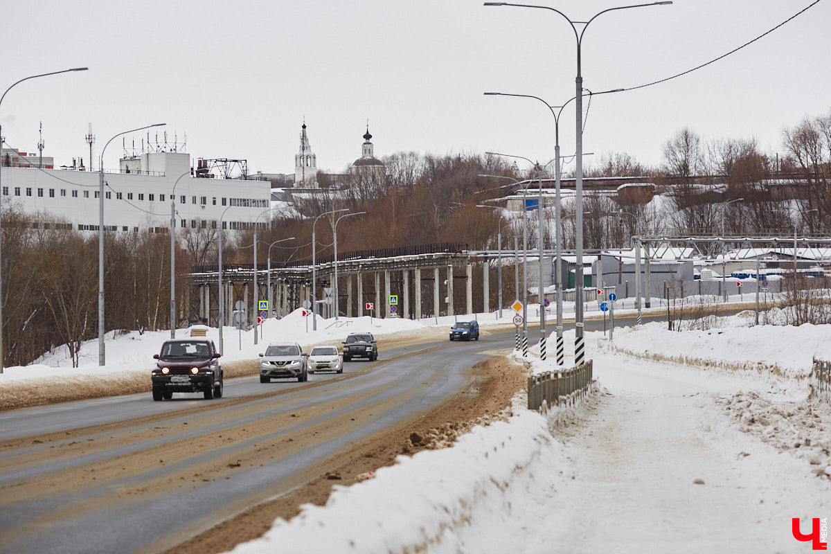 Первые итоги эксплуатации Рпенского проезда весьма позитивные: он разгрузил улицу Добросельскую примерно на треть. Но транспорта на нем может быть еще больше, если город решит вопрос примыкания к магистрали. Сейчас автомобили упираются в узкое горлышко на улице Юбилейной. К слову, есть шанс, что ее расширят.