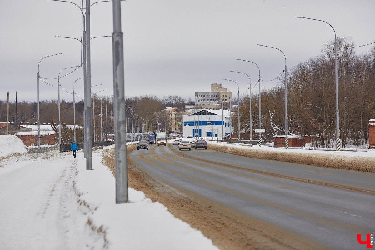Первые итоги эксплуатации Рпенского проезда весьма позитивные: он разгрузил улицу Добросельскую примерно на треть. Но транспорта на нем может быть еще больше, если город решит вопрос примыкания к магистрали. Сейчас автомобили упираются в узкое горлышко на улице Юбилейной. К слову, есть шанс, что ее расширят.