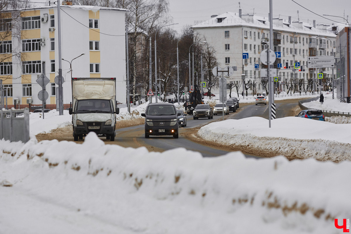 Первые итоги эксплуатации Рпенского проезда весьма позитивные: он разгрузил улицу Добросельскую примерно на треть. Но транспорта на нем может быть еще больше, если город решит вопрос примыкания к магистрали. Сейчас автомобили упираются в узкое горлышко на улице Юбилейной. К слову, есть шанс, что ее расширят.