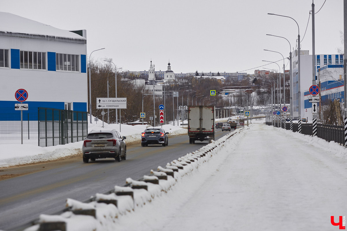 Первые итоги эксплуатации Рпенского проезда весьма позитивные: он разгрузил улицу Добросельскую примерно на треть. Но транспорта на нем может быть еще больше, если город решит вопрос примыкания к магистрали. Сейчас автомобили упираются в узкое горлышко на улице Юбилейной. К слову, есть шанс, что ее расширят.