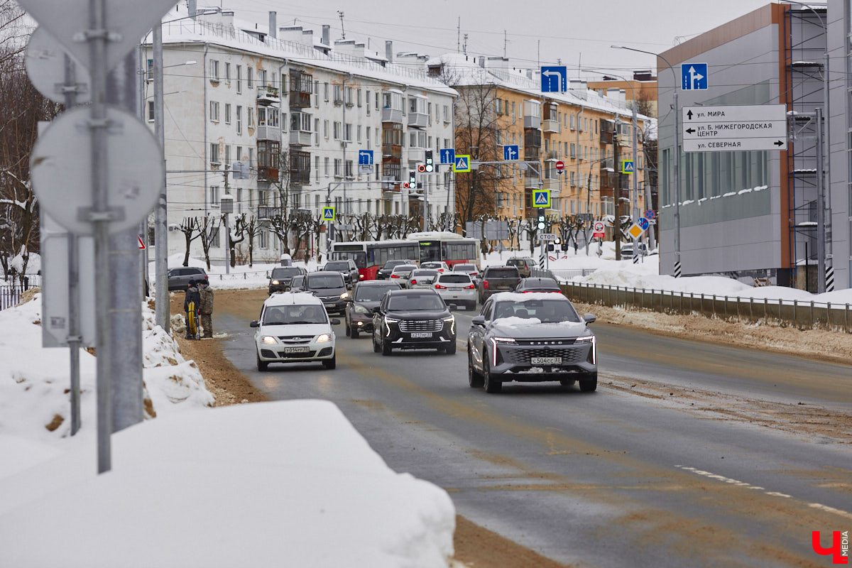 Первые итоги эксплуатации Рпенского проезда весьма позитивные: он разгрузил улицу Добросельскую примерно на треть. Но транспорта на нем может быть еще больше, если город решит вопрос примыкания к магистрали. Сейчас автомобили упираются в узкое горлышко на улице Юбилейной. К слову, есть шанс, что ее расширят.
