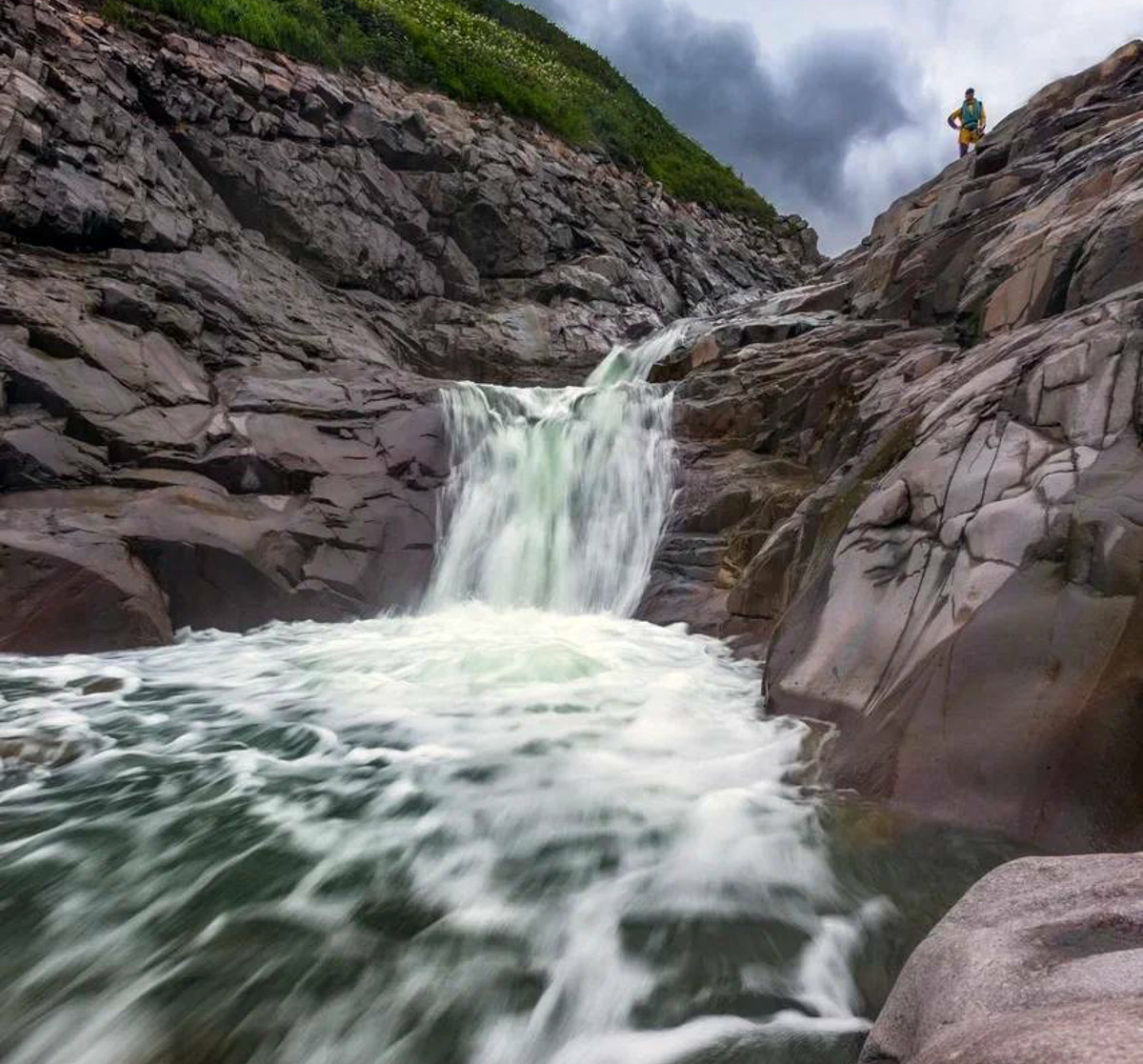 Семья владимирских дайверов Сергей и Мария Байковы объехала весь мир. Ребята ныряли в 46 странах, а теперь сосредоточились на путешествиях по России. И наша страна удивляет их снова и снова. На этот год все маршруты уже запланированы. Впереди 10 увлекательных туров от Байкала до Владивостока.