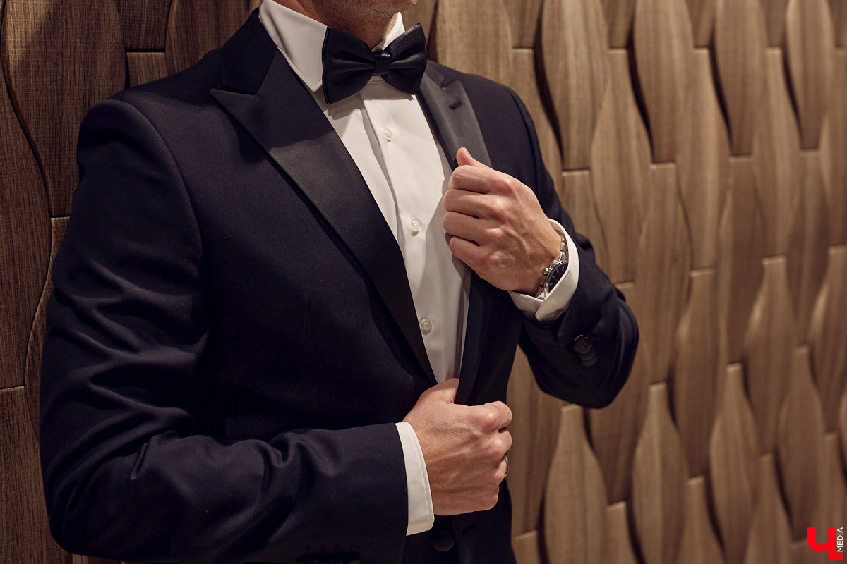 Порой обновить гардероб — непростая задача для представителей сильного пола. Особенно для тех, кто привык одеваться стильно и в соответствии со статусом. В преддверии главного мужского праздника страны мы наведались во владимирский салон TRUVOR, чтобы в компании ведущего Сергея Сажина оценить ассортимент магазина.