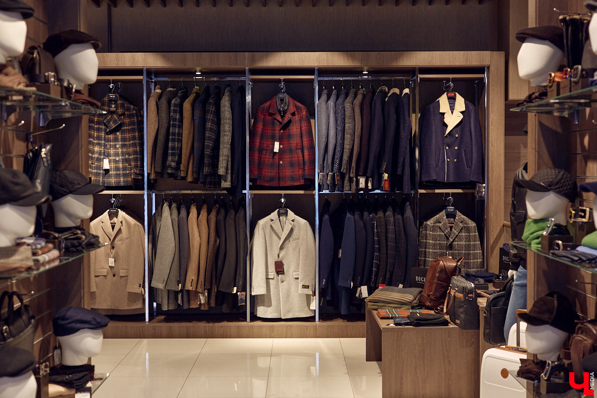 Порой обновить гардероб — непростая задача для представителей сильного пола. Особенно для тех, кто привык одеваться стильно и в соответствии со статусом. В преддверии главного мужского праздника страны мы наведались во владимирский салон TRUVOR, чтобы в компании ведущего Сергея Сажина оценить ассортимент магазина.