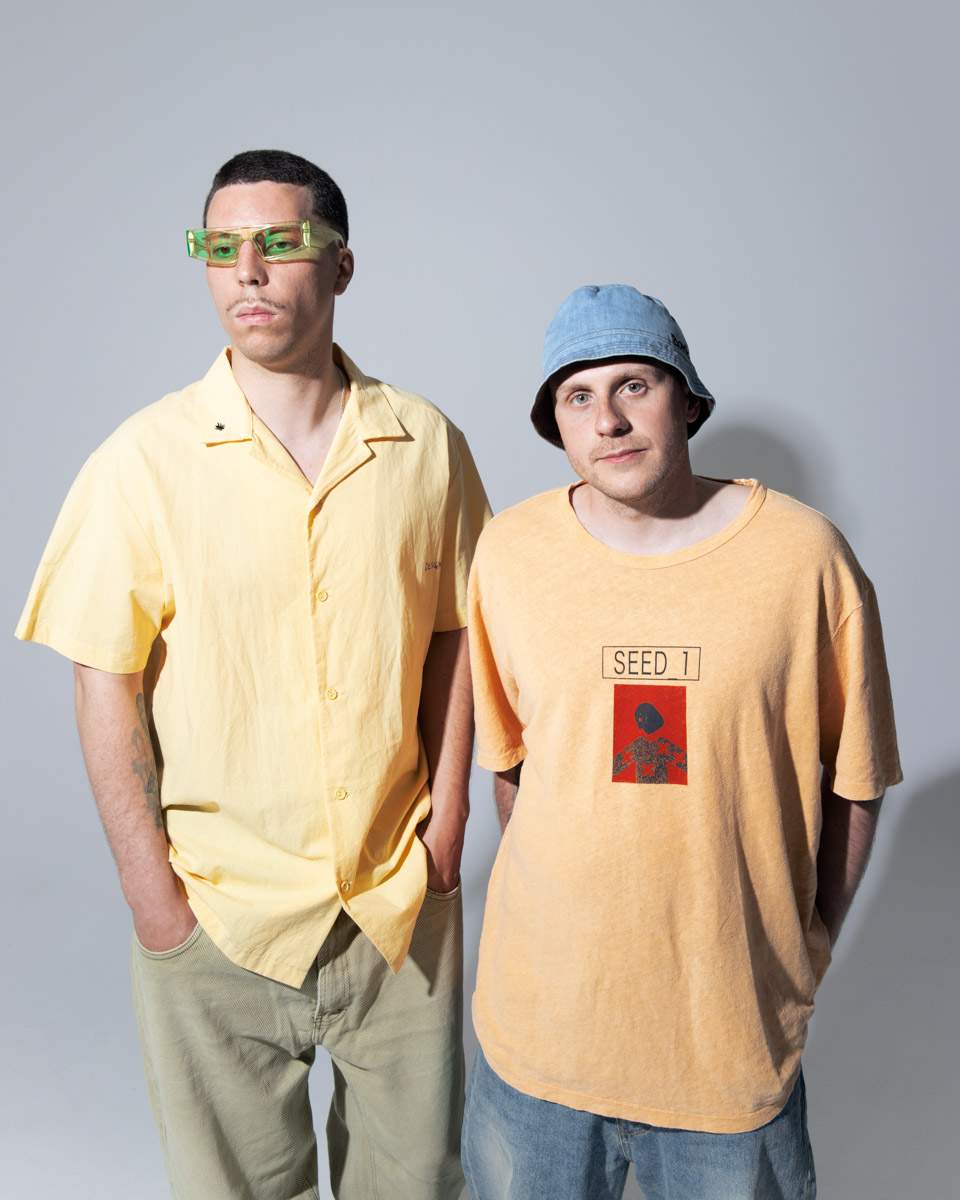 Попадание треков наших исполнителей в громкие проекты стало уже хорошей традицией. Но кольчугинские музыканты Школьник и Бау задали новую планку: за год их композиции прозвучали сразу в трех сериалах с высоким рейтингом: «Лада Голд», «Стрим» и «Волшебный участок». В этот список мог войти и кинохит «Слово пацана».