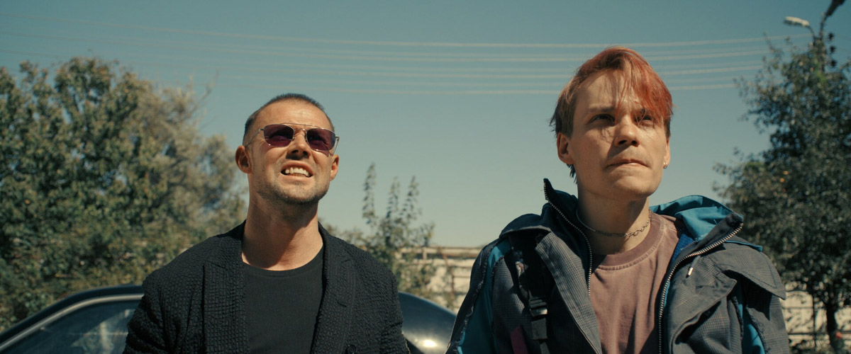 Попадание треков наших исполнителей в громкие проекты стало уже хорошей традицией. Но кольчугинские музыканты Школьник и Бау задали новую планку: за год их композиции прозвучали сразу в трех сериалах с высоким рейтингом: «Лада Голд», «Стрим» и «Волшебный участок». В этот список мог войти и кинохит «Слово пацана».