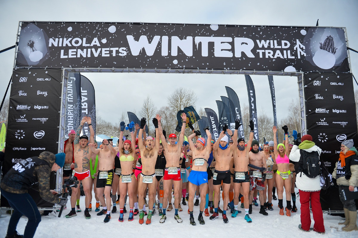 Владимирский трейлраннер Дмитрий Шунин выиграл сразу две гонки популярного зимнего старта Winter Wild Trail. Спортсмен пришел первым не только на дистанции 33 километра в обычной экипировке, но и в забеге на 900 метров в плавках и купальниках
