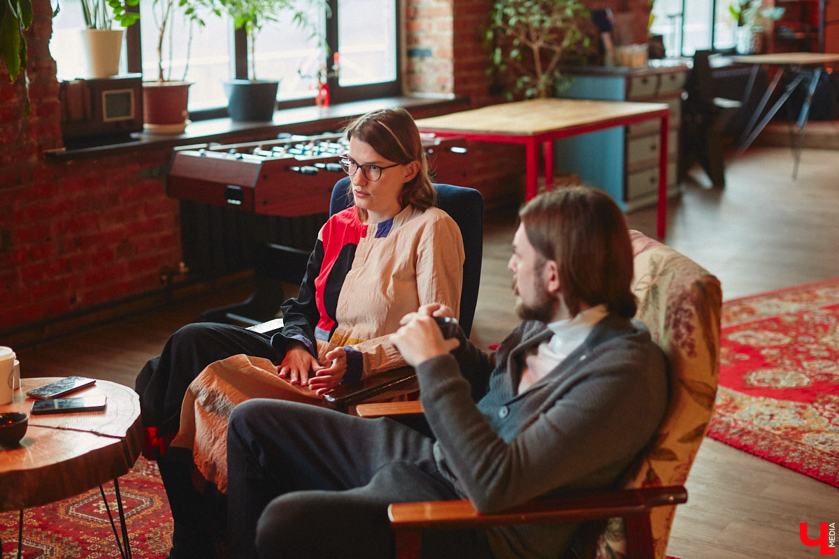 Швейцария — предел мечтаний или золотая клетка? Художник Нильс Мозиманн из Берна с супругой Ириной Ганиной нашли свою пристань не в сказочной стране на фоне медитативных Альп, а здесь — в камерном Владимире. Как складывается жизнь творческой пары в областной столице, за чашкой кофе узнал «Ключ-Медиа».