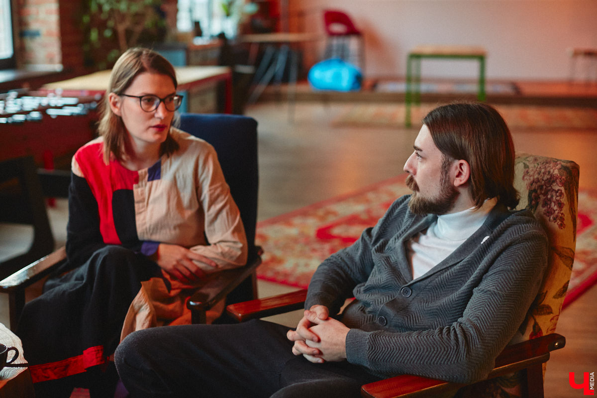 Швейцария — предел мечтаний или золотая клетка? Художник Нильс Мозиманн из Берна с супругой Ириной Ганиной нашли свою пристань не в сказочной стране на фоне медитативных Альп, а здесь — в камерном Владимире. Как складывается жизнь творческой пары в областной столице, за чашкой кофе узнал «Ключ-Медиа».