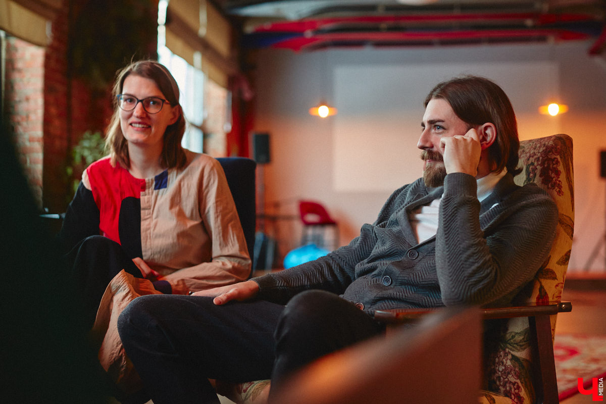 Швейцария — предел мечтаний или золотая клетка? Художник Нильс Мозиманн из Берна с супругой Ириной Ганиной нашли свою пристань не в сказочной стране на фоне медитативных Альп, а здесь — в камерном Владимире. Как складывается жизнь творческой пары в областной столице, за чашкой кофе узнал «Ключ-Медиа».