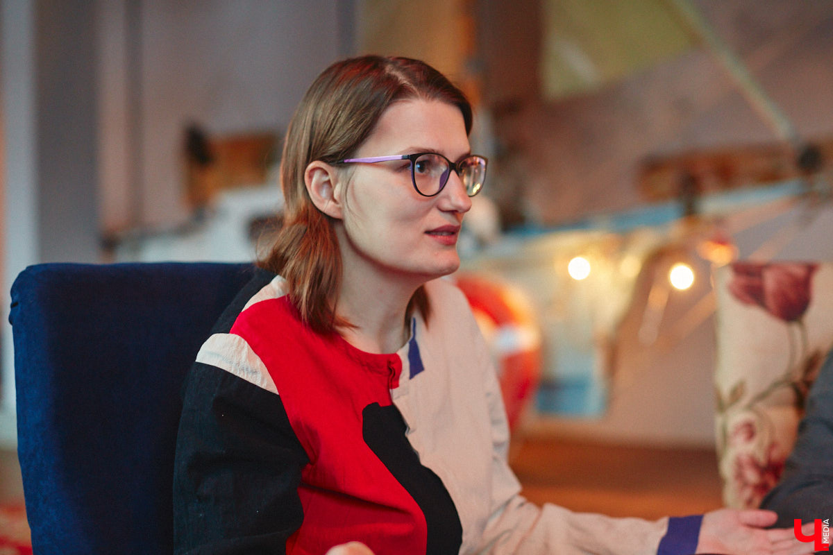 Швейцария — предел мечтаний или золотая клетка? Художник Нильс Мозиманн из Берна с супругой Ириной Ганиной нашли свою пристань не в сказочной стране на фоне медитативных Альп, а здесь — в камерном Владимире. Как складывается жизнь творческой пары в областной столице, за чашкой кофе узнал «Ключ-Медиа».