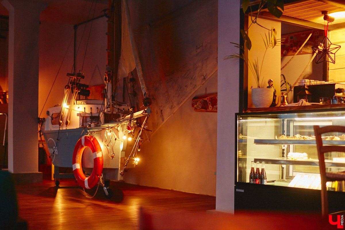 Швейцария — предел мечтаний или золотая клетка? Художник Нильс Мозиманн из Берна с супругой Ириной Ганиной нашли свою пристань не в сказочной стране на фоне медитативных Альп, а здесь — в камерном Владимире. Как складывается жизнь творческой пары в областной столице, за чашкой кофе узнал «Ключ-Медиа».