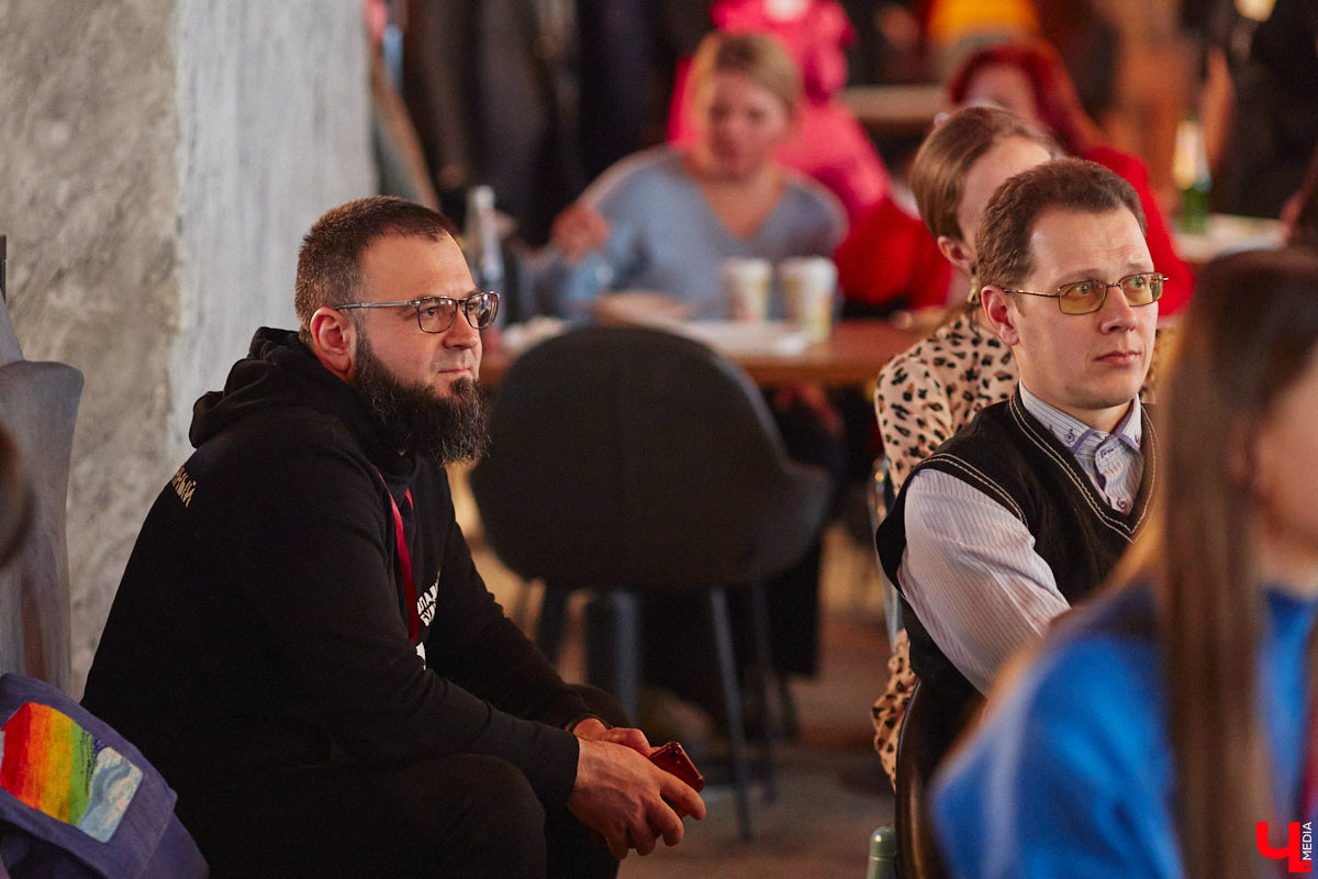 А что, если нам под силу изменить окружающую действительность? Это не безумие, а факт, доказанный массой успешных практик. Именно ими с владимирцами делились эксперты со всех уголков страны на урбанистическом фестивале «ПереосмыслениеФЕСТ-2024» 25 февраля. Что предлагали и о чем дискутировали его участники — в фоторепортаже «Ключ-Медиа».