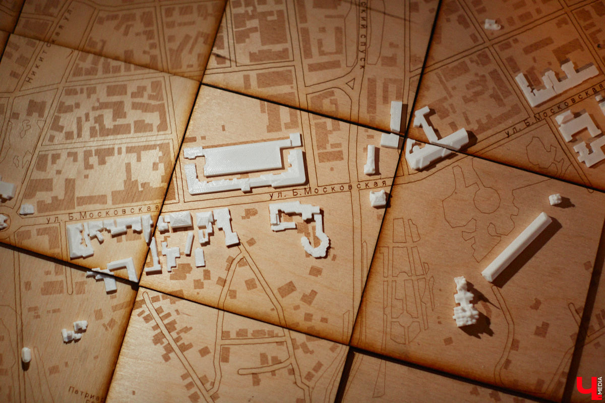 А что, если нам под силу изменить окружающую действительность? Это не безумие, а факт, доказанный массой успешных практик. Именно ими с владимирцами делились эксперты со всех уголков страны на урбанистическом фестивале «ПереосмыслениеФЕСТ-2024» 25 февраля. Что предлагали и о чем дискутировали его участники — в фоторепортаже «Ключ-Медиа».