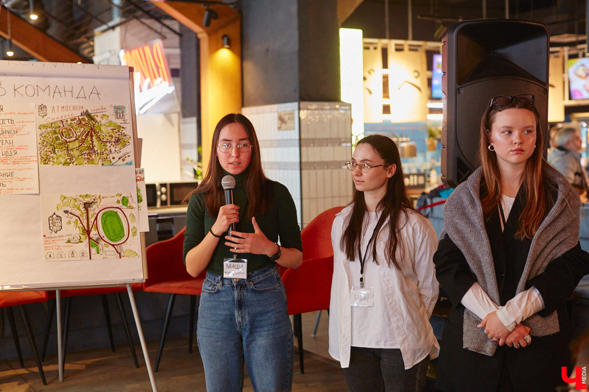 А что, если нам под силу изменить окружающую действительность? Это не безумие, а факт, доказанный массой успешных практик. Именно ими с владимирцами делились эксперты со всех уголков страны на урбанистическом фестивале «ПереосмыслениеФЕСТ-2024» 25 февраля. Что предлагали и о чем дискутировали его участники — в фоторепортаже «Ключ-Медиа».