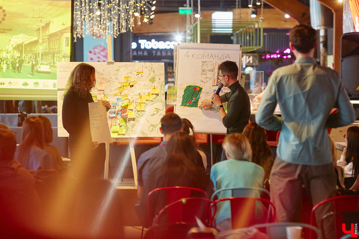 А что, если нам под силу изменить окружающую действительность? Это не безумие, а факт, доказанный массой успешных практик. Именно ими с владимирцами делились эксперты со всех уголков страны на урбанистическом фестивале «ПереосмыслениеФЕСТ-2024» 25 февраля. Что предлагали и о чем дискутировали его участники — в фоторепортаже «Ключ-Медиа».