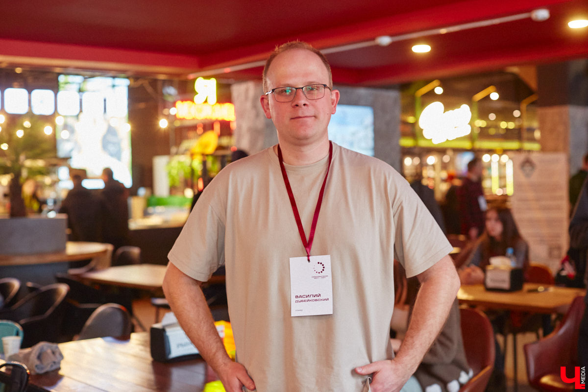 А что, если нам под силу изменить окружающую действительность? Это не безумие, а факт, доказанный массой успешных практик. Именно ими с владимирцами делились эксперты со всех уголков страны на урбанистическом фестивале «ПереосмыслениеФЕСТ-2024» 25 февраля. Что предлагали и о чем дискутировали его участники — в фоторепортаже «Ключ-Медиа».