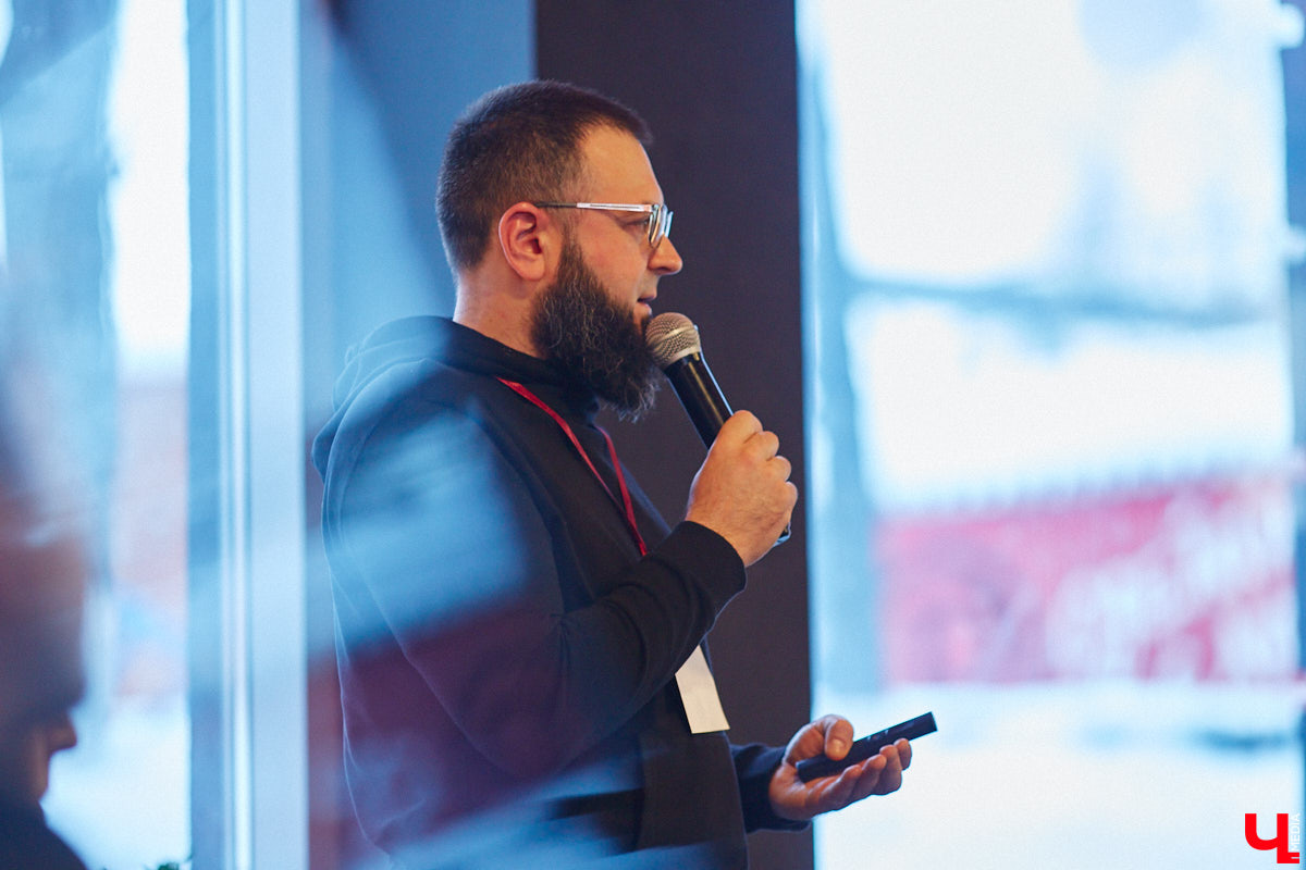 А что, если нам под силу изменить окружающую действительность? Это не безумие, а факт, доказанный массой успешных практик. Именно ими с владимирцами делились эксперты со всех уголков страны на урбанистическом фестивале «ПереосмыслениеФЕСТ-2024» 25 февраля. Что предлагали и о чем дискутировали его участники — в фоторепортаже «Ключ-Медиа».