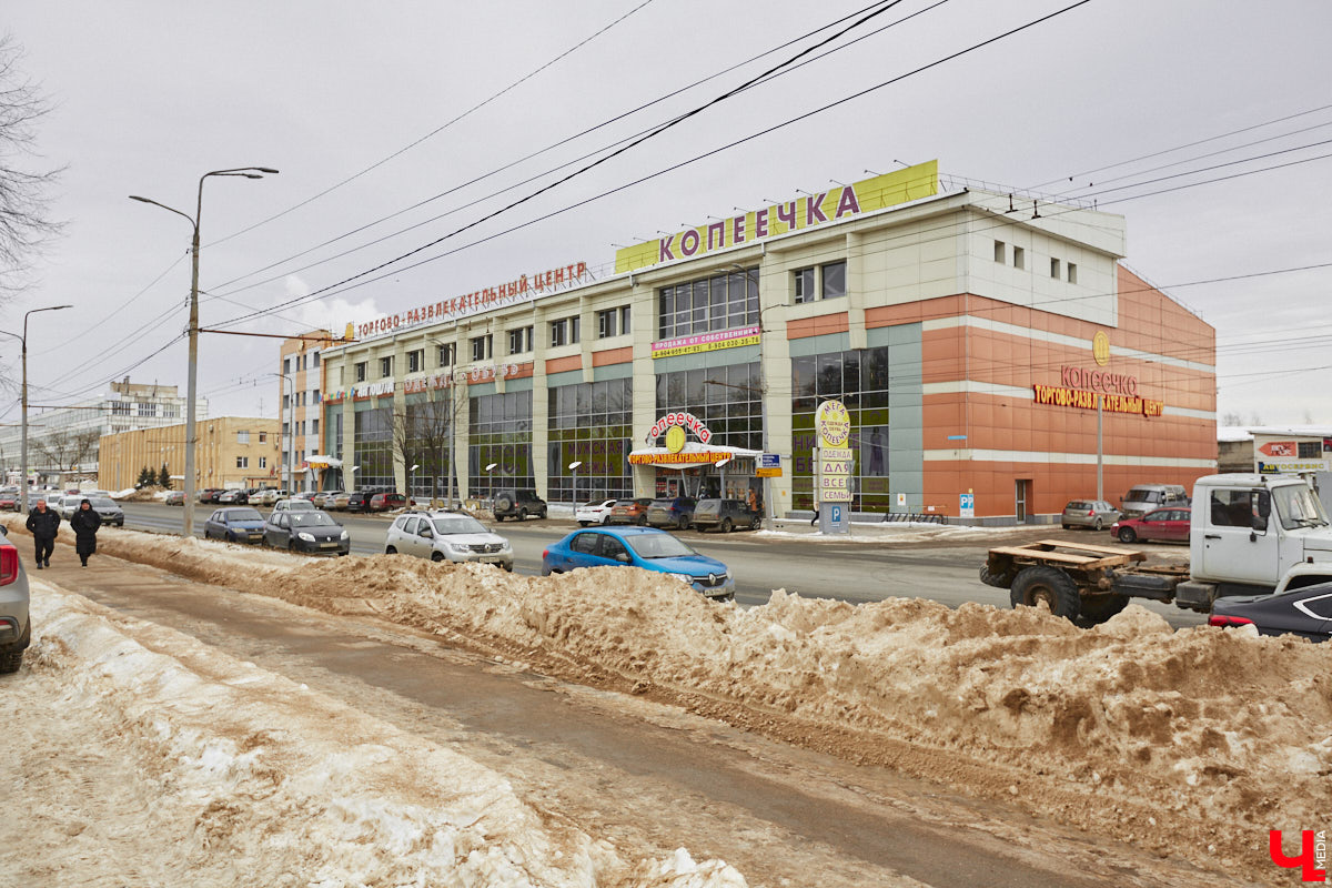 Во Владимире выставили на продажу сразу несколько крупных объектов. Все они расположены недалеко от центра и могут показаться весьма привлекательными для инвесторов. Цены, конечно, кусаются, но ведь и сами локации в городе известны многим.