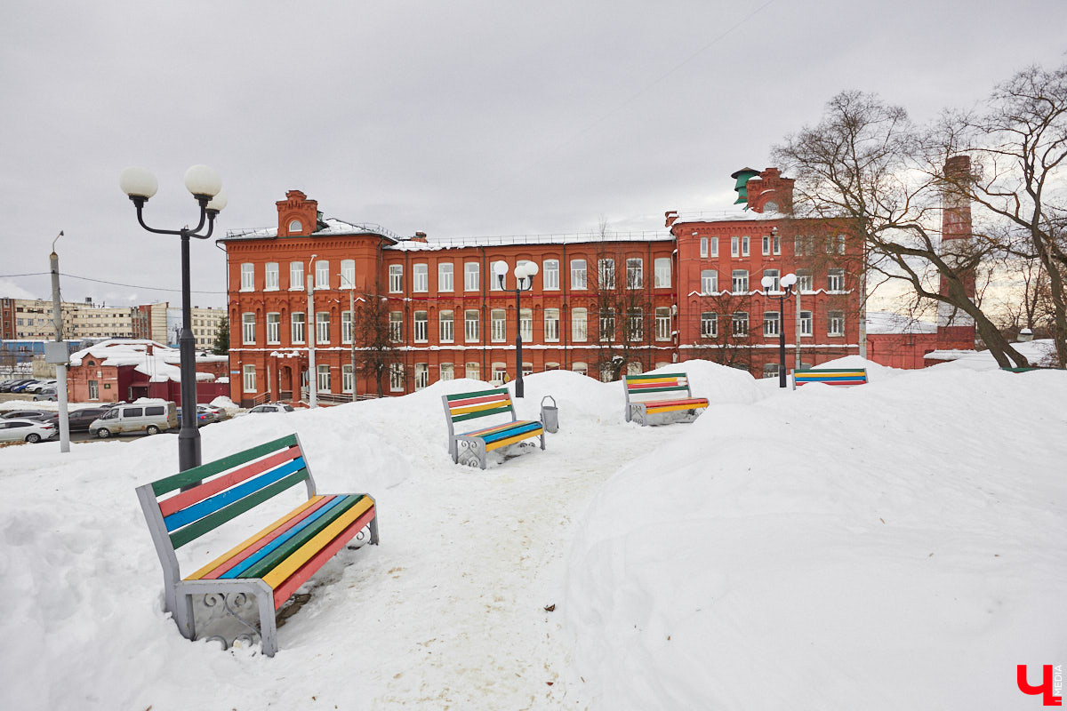 Во Владимире выставили на продажу сразу несколько крупных объектов. Все они расположены недалеко от центра и могут показаться весьма привлекательными для инвесторов. Цены, конечно, кусаются, но ведь и сами локации в городе известны многим.