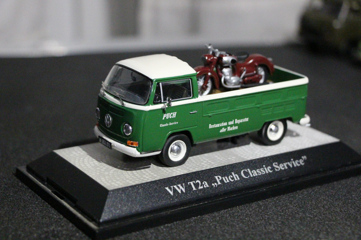 Внедорожники и грузовики, суперкары и советские авто, мотоциклы. У Александра Миронова не одна сотня экипажей разных дат выпуска и назначения. Правда, все они в миниатюре. О самых дорогих и раритетных моделях из своей удивительной коллекции с 35-летней историей владимирец рассказал нашему изданию.