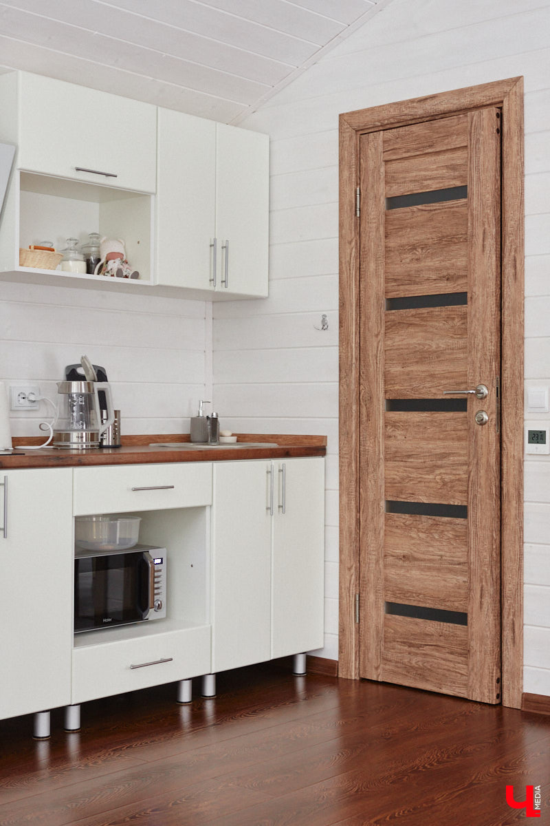 Уже полтора года, как владимирцы Алексей и Татьяна Логвиненко покинули каменные джунгли. Переехала чета с детьми не в типовой загородный дом, а в барнхаус, ставший частью их туристического проекта — энтоглэмпинга. Замыслом и подробностями быта пара поделилась с «Ключ-Медиа», заглянувшим к ним в гости.