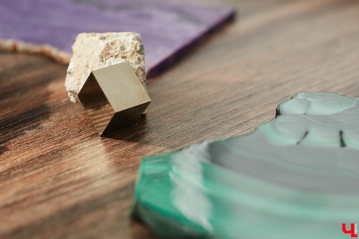 Уже полтора года, как владимирцы Алексей и Татьяна Логвиненко покинули каменные джунгли. Переехала чета с детьми не в типовой загородный дом, а в барнхаус, ставший частью их туристического проекта — энтоглэмпинга. Замыслом и подробностями быта пара поделилась с «Ключ-Медиа», заглянувшим к ним в гости.