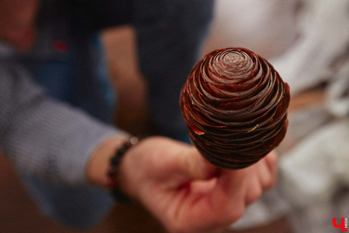 Уже полтора года, как владимирцы Алексей и Татьяна Логвиненко покинули каменные джунгли. Переехала чета с детьми не в типовой загородный дом, а в барнхаус, ставший частью их туристического проекта — энтоглэмпинга. Замыслом и подробностями быта пара поделилась с «Ключ-Медиа», заглянувшим к ним в гости.