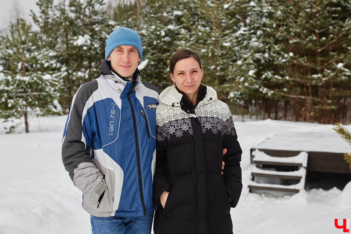 Уже полтора года, как владимирцы Алексей и Татьяна Логвиненко покинули каменные джунгли. Переехала чета с детьми не в типовой загородный дом, а в барнхаус, ставший частью их туристического проекта — энтоглэмпинга. Замыслом и подробностями быта пара поделилась с «Ключ-Медиа», заглянувшим к ним в гости.