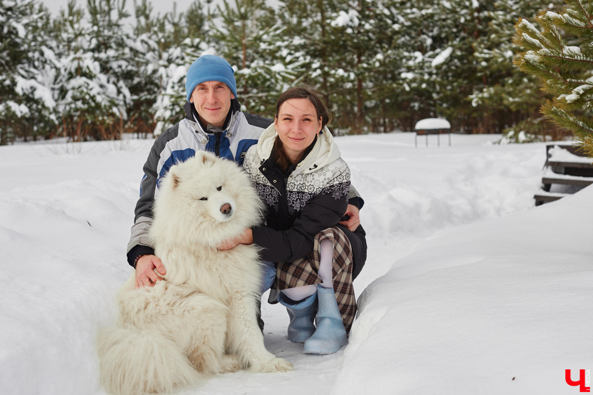 Уже полтора года, как владимирцы Алексей и Татьяна Логвиненко покинули каменные джунгли. Переехала чета с детьми не в типовой загородный дом, а в барнхаус, ставший частью их туристического проекта — энтоглэмпинга. Замыслом и подробностями быта пара поделилась с «Ключ-Медиа», заглянувшим к ним в гости.