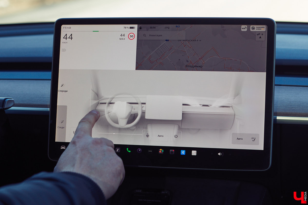 Tesla… как много в этом слове! Электрическое нечто, которое магнитом притягивает к себе взгляды, в чем уже убедился Антон Колобаев, как только приобрел данное чудо техники. Ну а мы поспешили узнать у него все плюсы и минусы авто, с недавних пор красиво рассекающего по владимирским дорогам.
